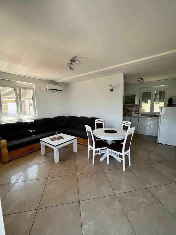 Apartments Apartmani Bojana Utjeha-Bušat Extérieur photo