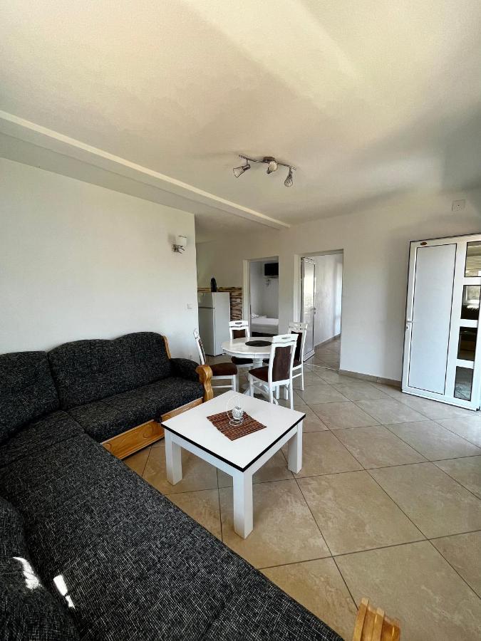 Apartments Apartmani Bojana Utjeha-Bušat Extérieur photo
