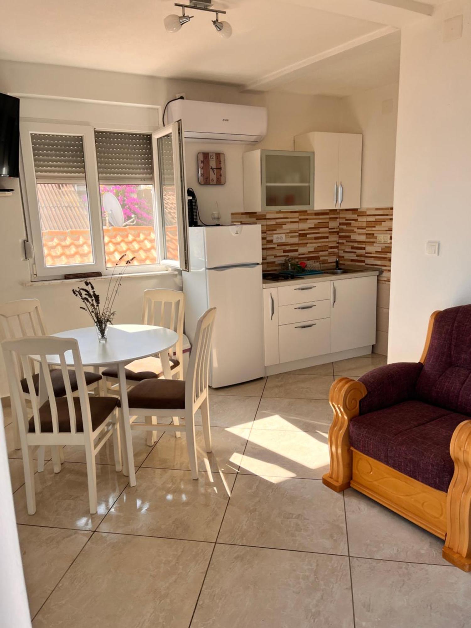 Apartments Apartmani Bojana Utjeha-Bušat Extérieur photo